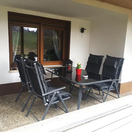 Idealer Startpunkt Für Ausflüge Und Wanderungen, 70qm, Stufenloser Zugang, Parkplatz An Der * Issigau