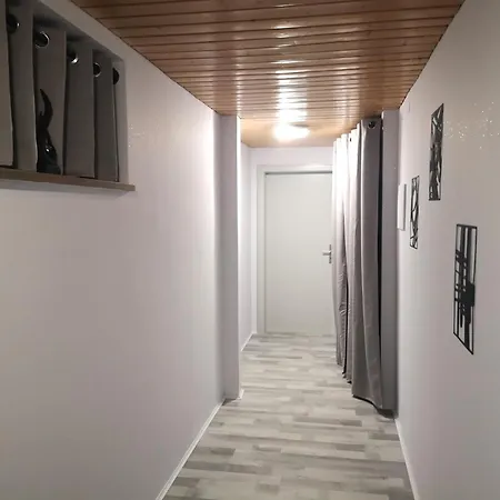 Idealer Startpunkt Fuer Ausfluege Und Wanderungen, 70qm, Stufenloser Zugang, Parkplatz An Der *