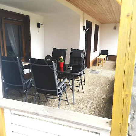 Idealer Startpunkt Fuer Ausfluege Und Wanderungen, 70qm, Stufenloser Zugang, Parkplatz An Der